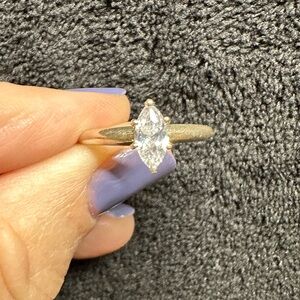 Elegant Sterling 1/2 ct zirconia Marquise Ring